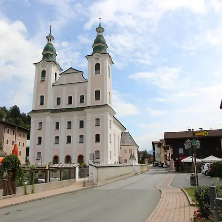 In Brixen Near Bus * Brixen im Thale