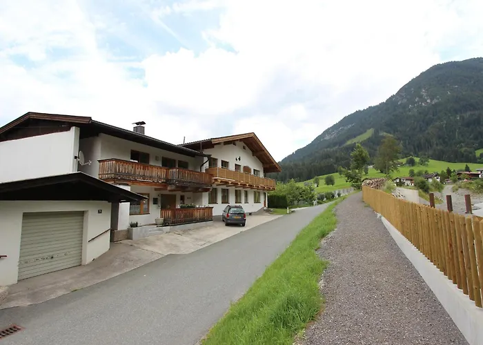 In Brixen Near Bus بريكسن ام تاله