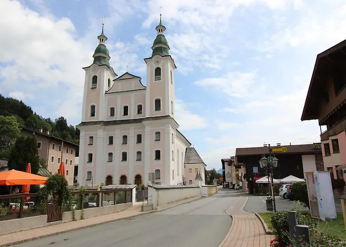 In Brixen Near Bus * بريكسن ام تاله